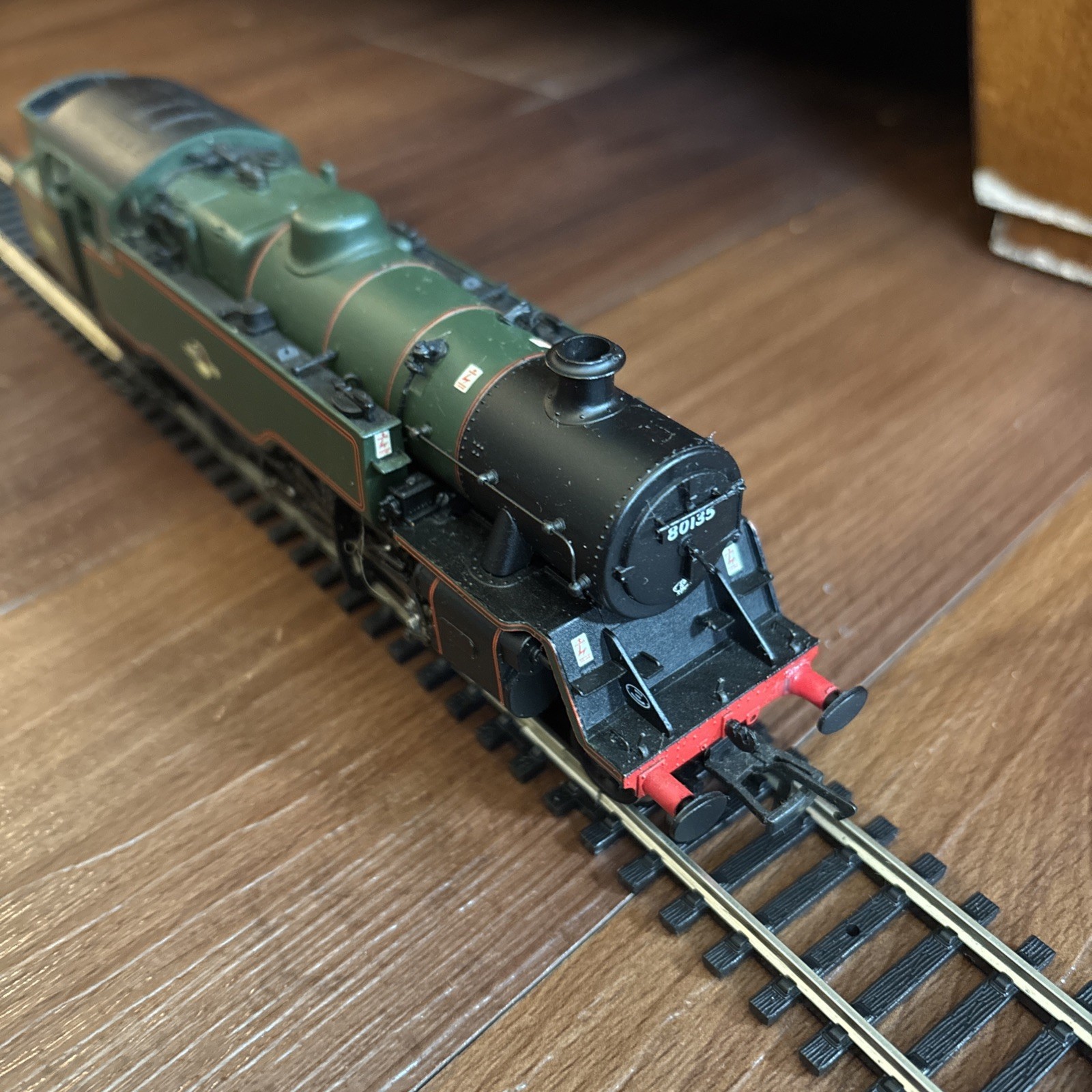 Bachmann 32-353 BR Green Late Crest 2-6-4 Standard Class 4MT Tank Loco 80135