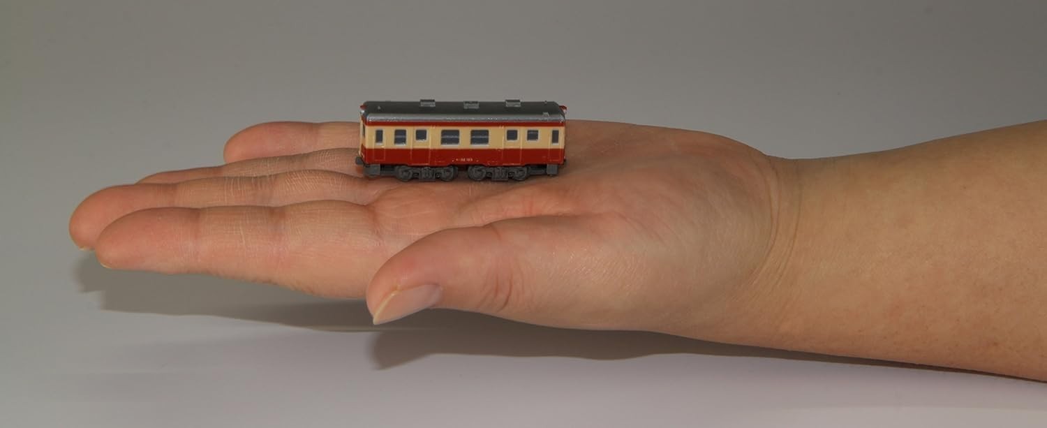 Rokuhan Z Gauge Z Shorty Kiha 52 ST002-1 Model Train Diesel Train