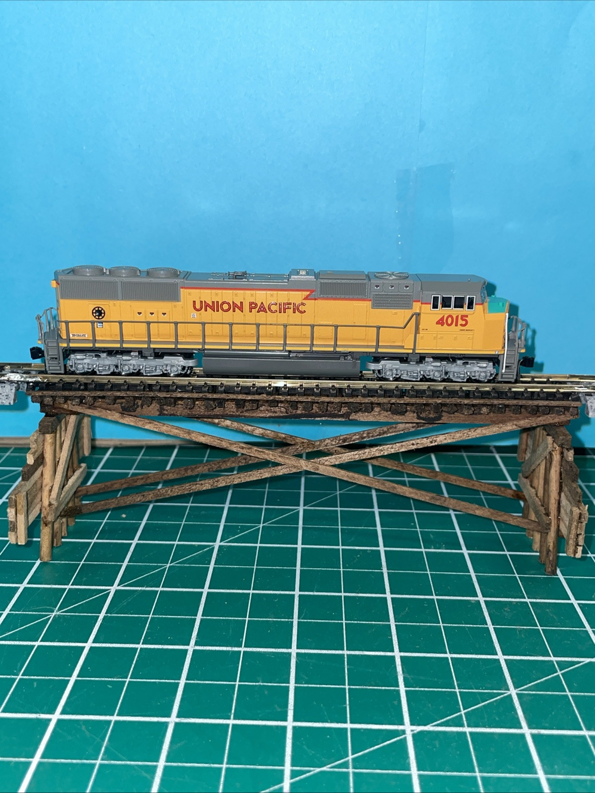 New! N-Scale Kato 176-4015-S EMD SD/70M W/ LokSound UP Excursion #4015 $ 335.00