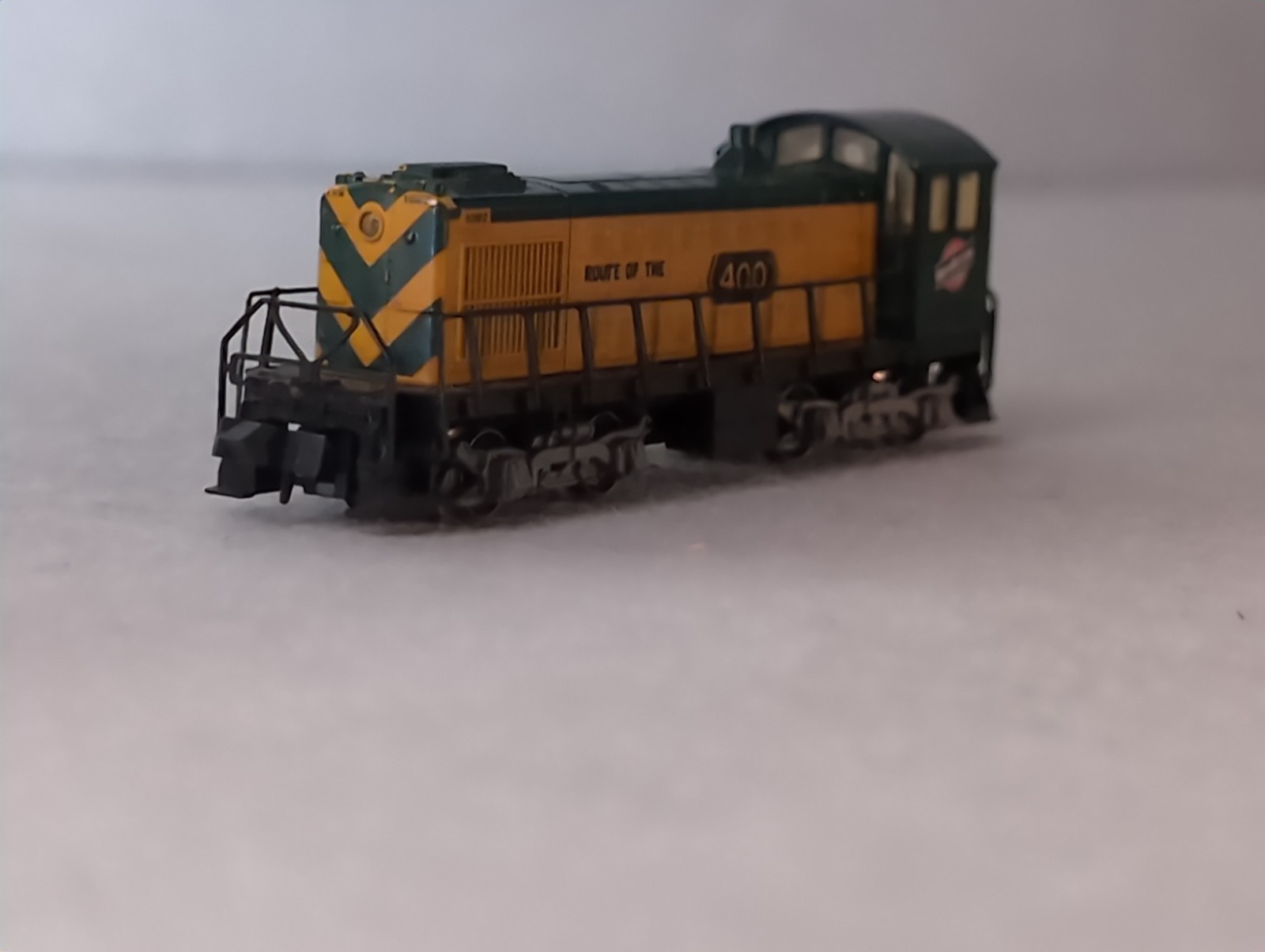 Arnold N Scale Burlington Route “Route of the 400” Switcher #1002 West Germany