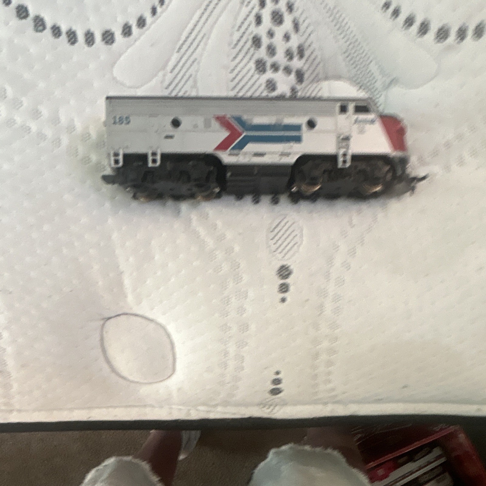 Amtrak N Scale Diesel Locomotive #189 White/Blue/Red Bo-Bo DC Analog