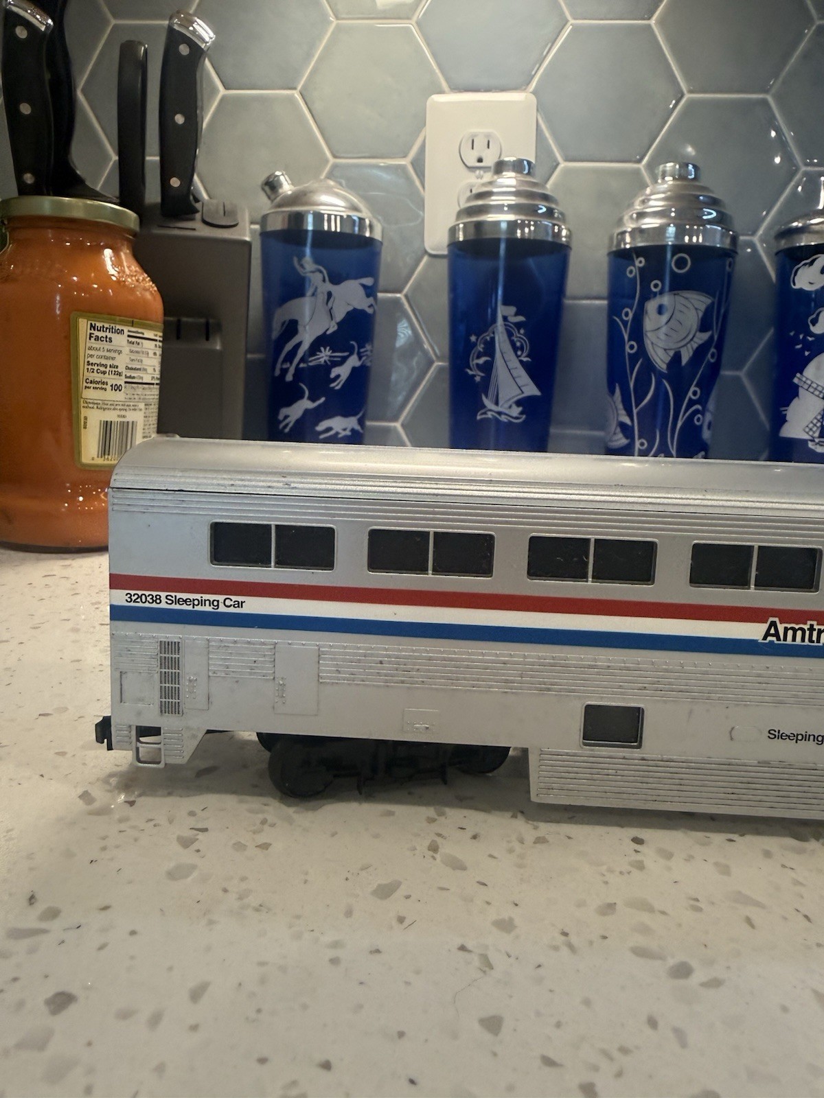 American Models Amtrak Superline FP-40 S Gauge Scale Train Set 6 Passenger Cars