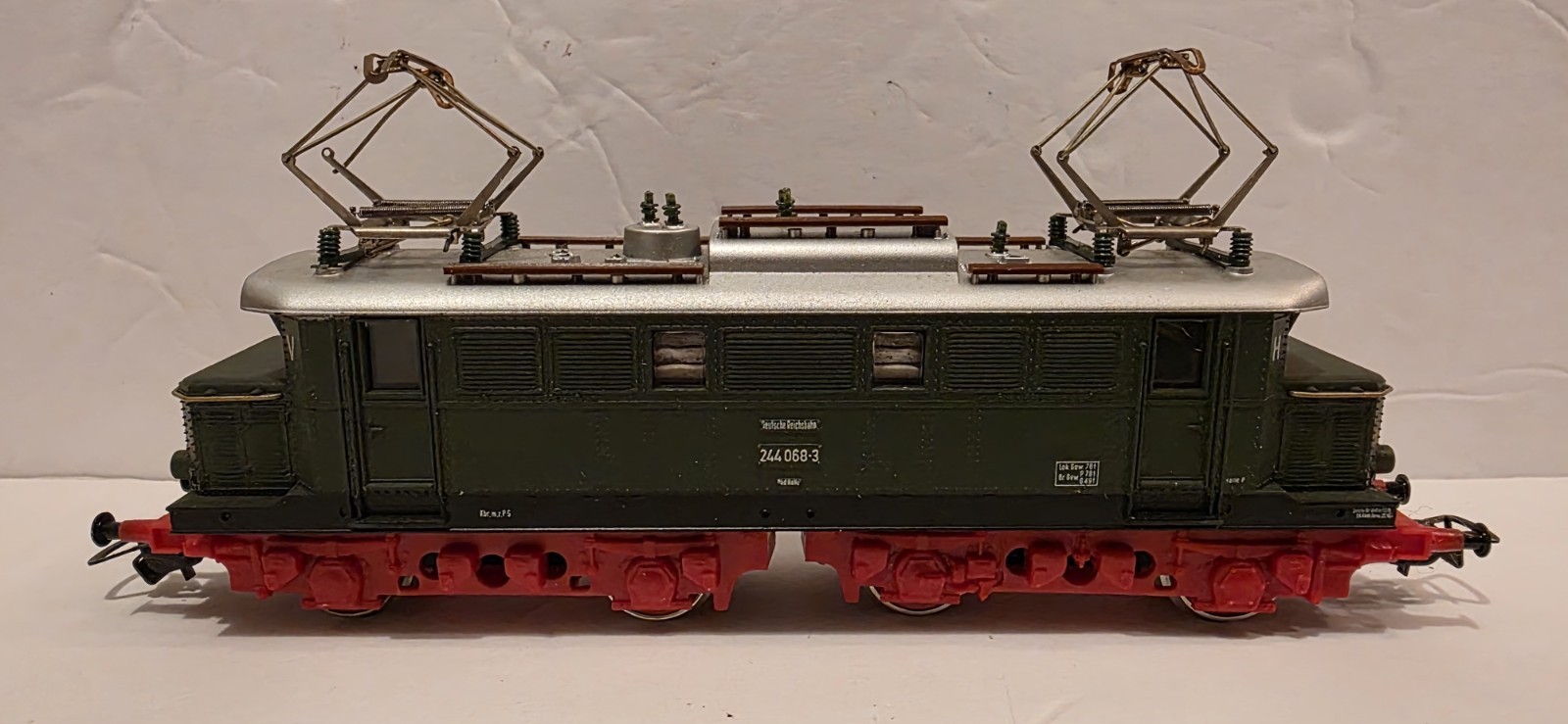 Piko H0 BR 244 068-3 E44 DR Electric Locomotive model train