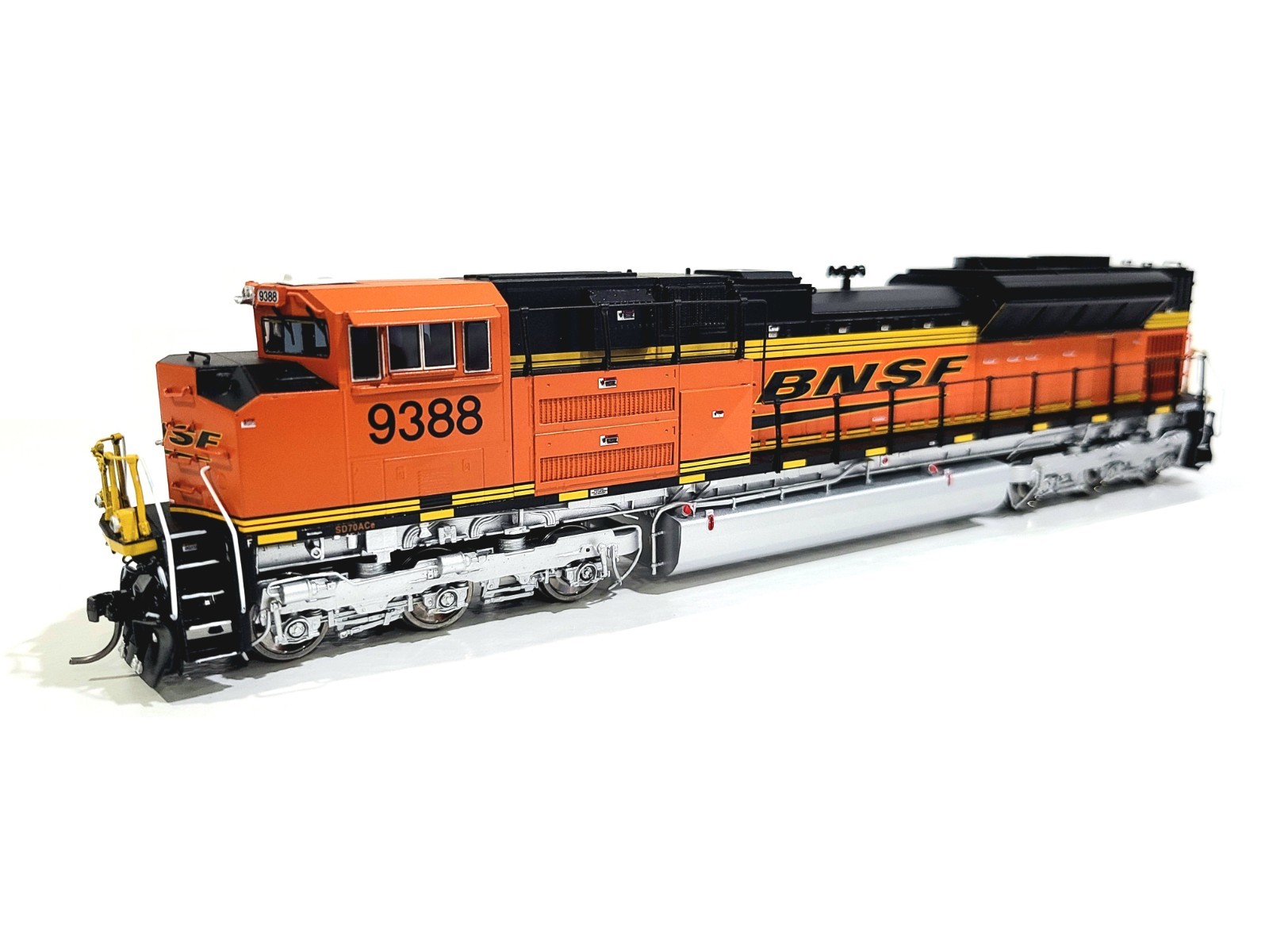 Division Point BNSF SD70ACe Burlington Northern SF #9388 HO Brass DP-2401.0 DCC