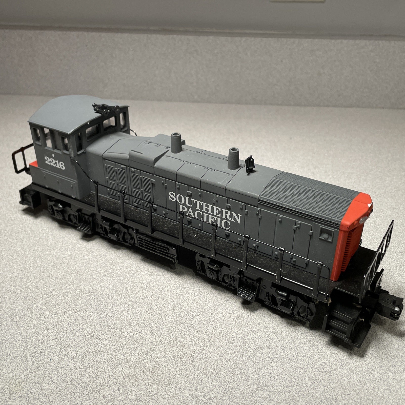 K-LINE O-scale SOUTHERN PACIFIC LOCOMOTIVE #2216 Diesel Engine Train Nice!!