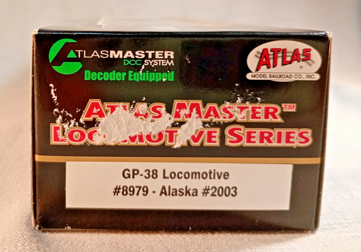 Atlas Master HO Scale Alaska GP38 #2004 Diesel Locomotive #8979 New NOS