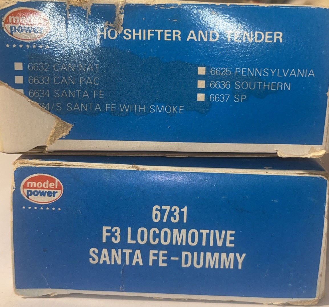 HO Model Power F3 Santa Fe Diesel 6730 & 6731, 8032, 8050, & 6915 Cattle Car