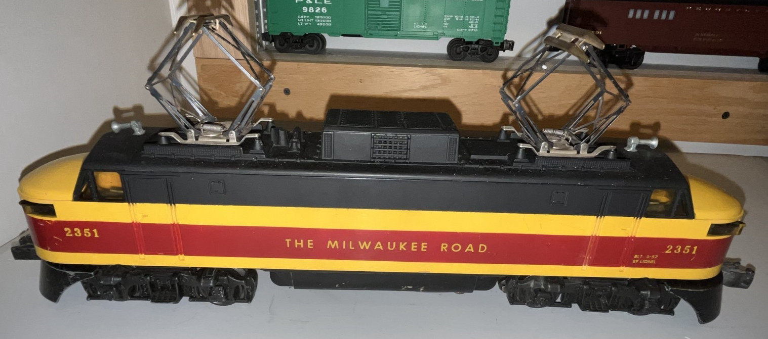 Lionel Postar 2351 Milwaukee Road EP-5 – Tested, Runs Great. Nice looking!