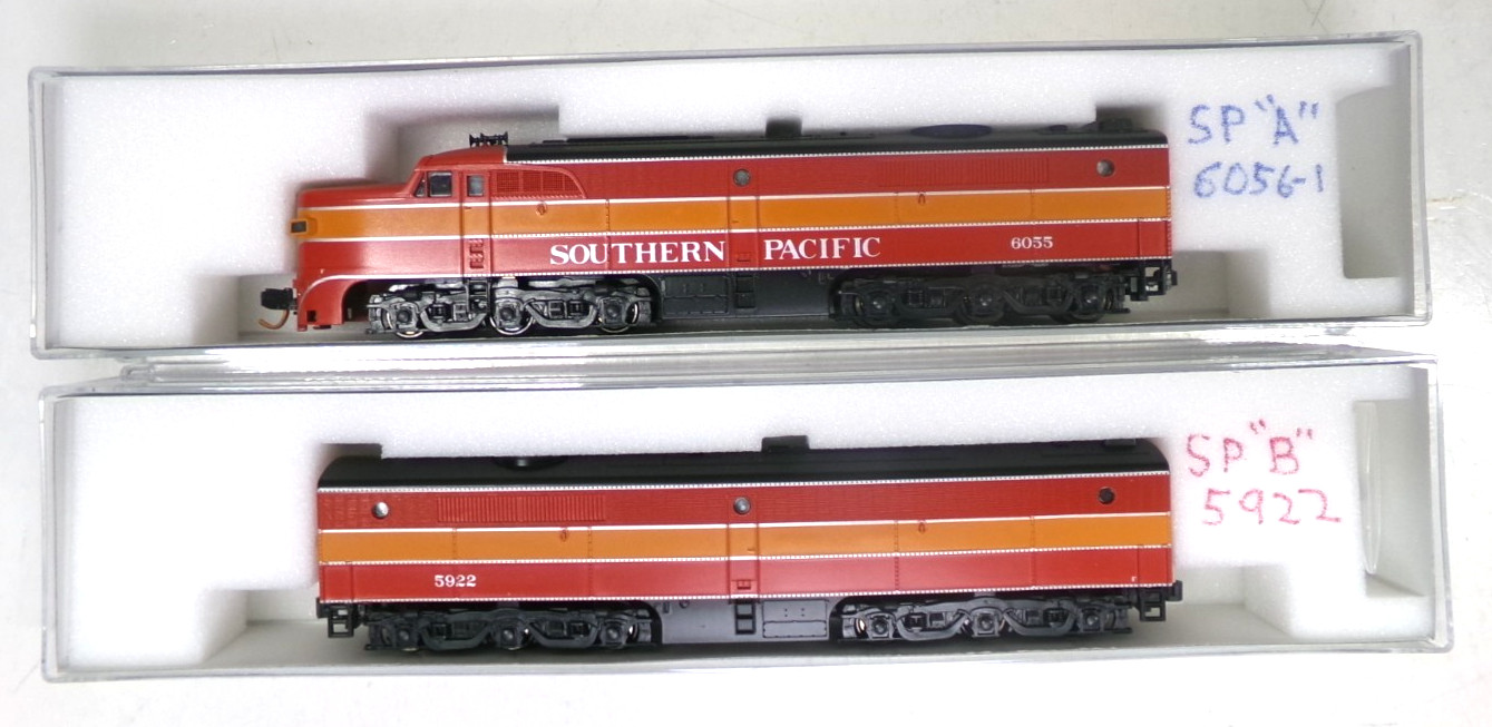 N scale Kato SP Daylight PA-1 and PB-1 diesel engine set in orig box (lot N 183)