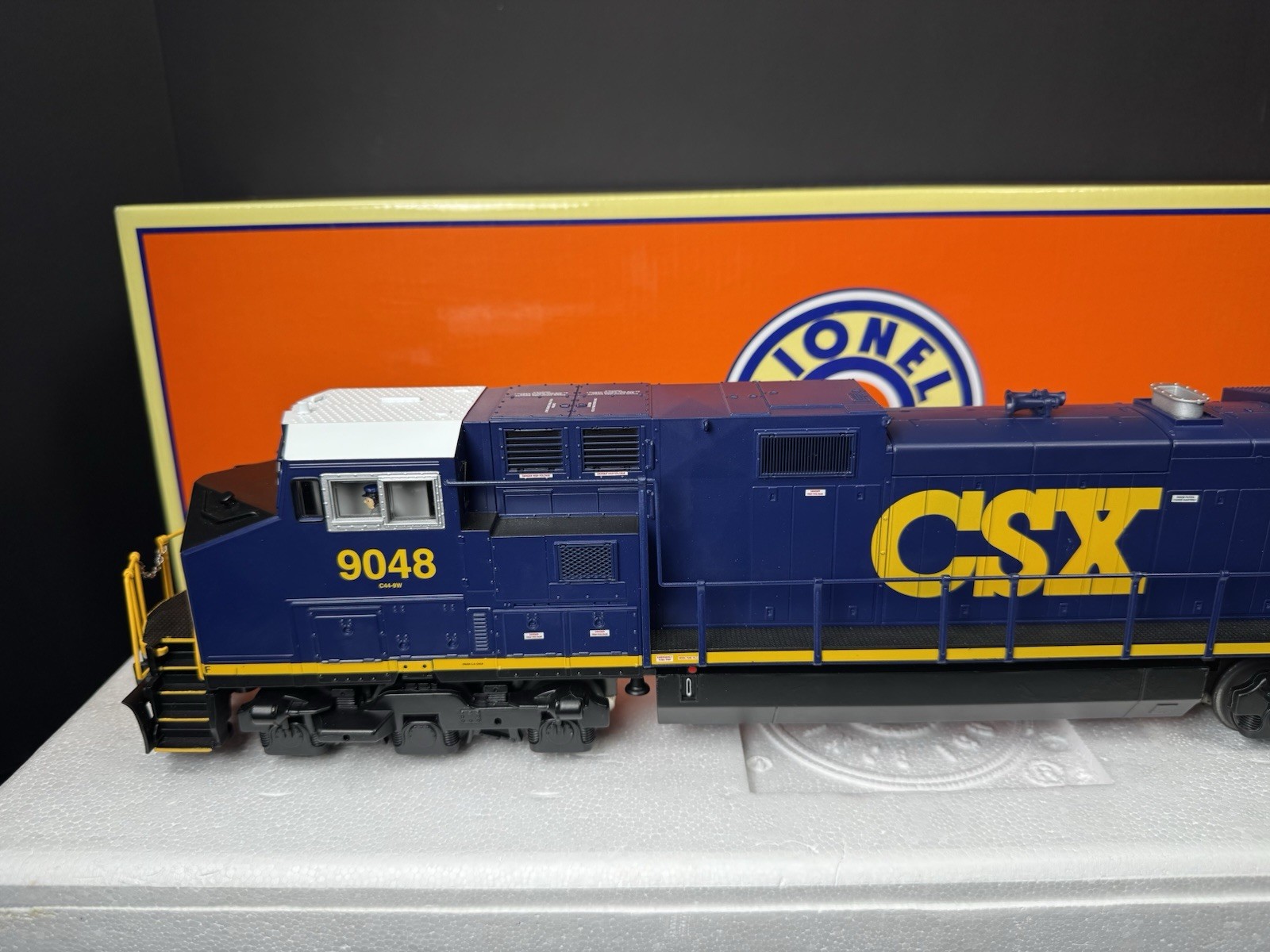 Lionel LEGACY 6-39584 CSX Dash 9-44CW diesel engine #9048 LNIB