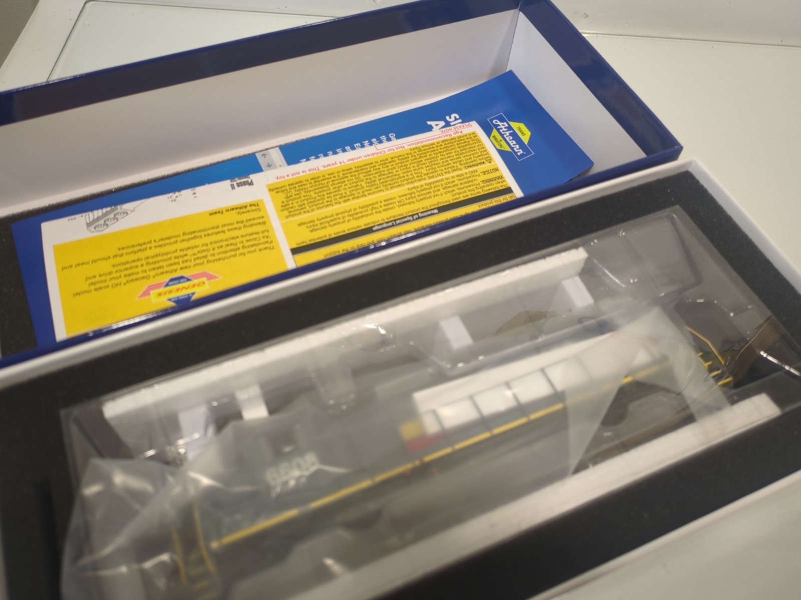 Athearn Genesis HO ATHG65070 Seaboard System GP40-2 #6608 DC/DCC Ready!