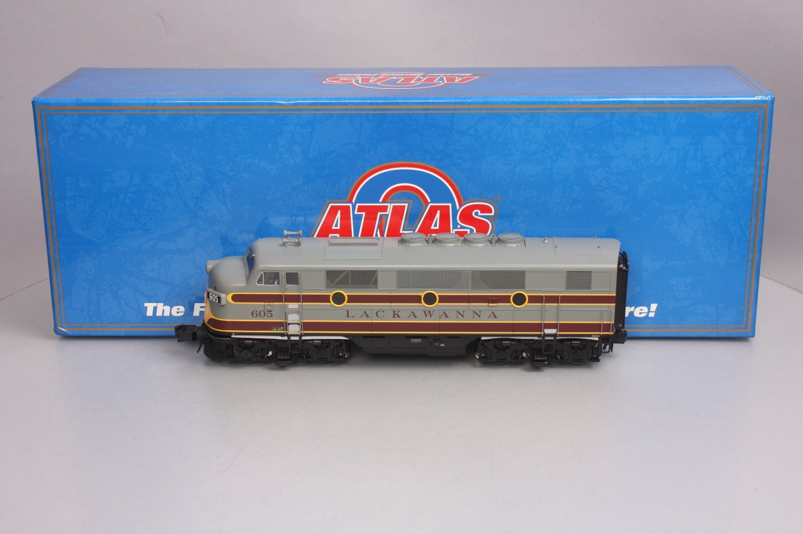 Atlas 1608-1 O Erie Lackawanna F2/F3 Diesel Locomotive w/ TMCC #605 – 3-Rail LN