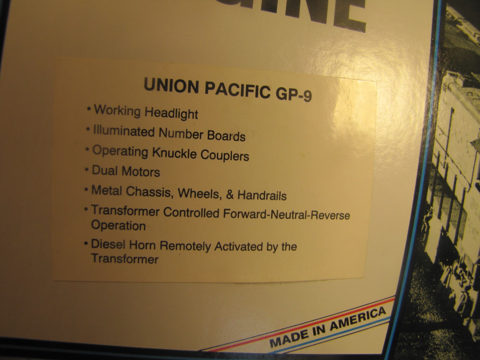 Lionel for Sears 6-18553 Union Pacific with Display Case in original box