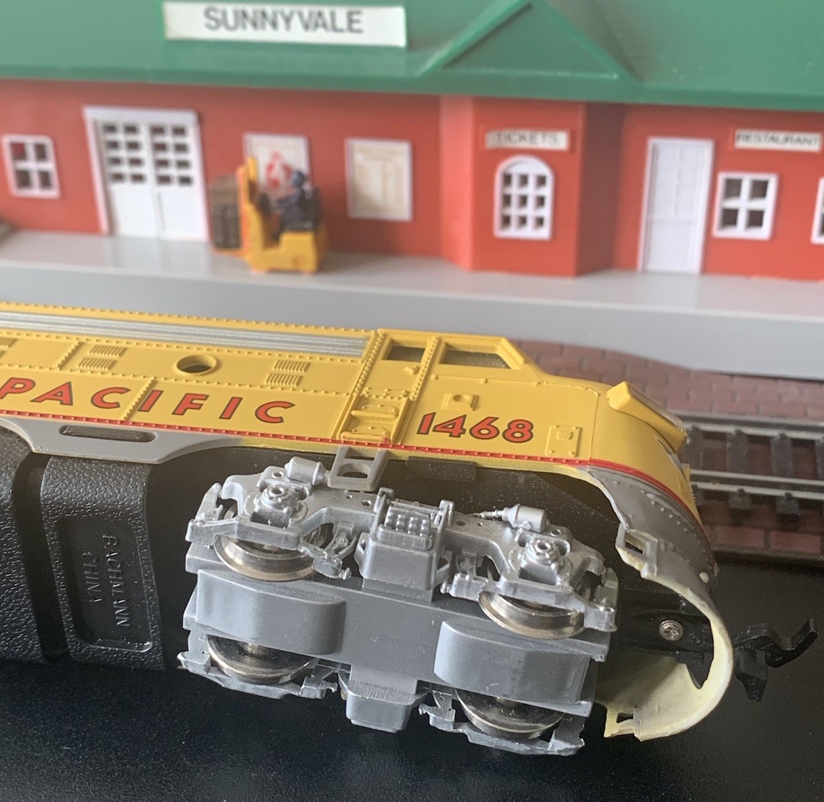 Vintage Bachman Ho Scale Union Pacific Engine 1468 Tested & Works, Light Works