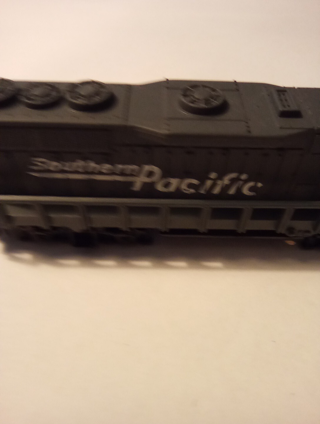 SOUTHERN PACIFIC LOGO LOCOMOTIVE GREAT FOR ANY COLLECTION!