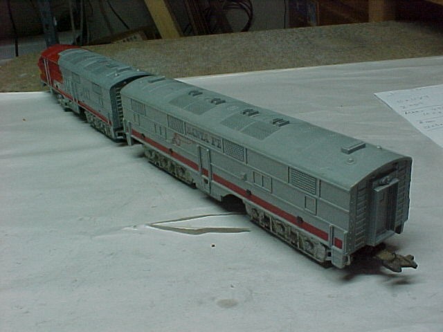 VINTAGE MARX SANTA FE F3 LOCOMOTIVE #1095 A powered & B Dummy Units, Tested