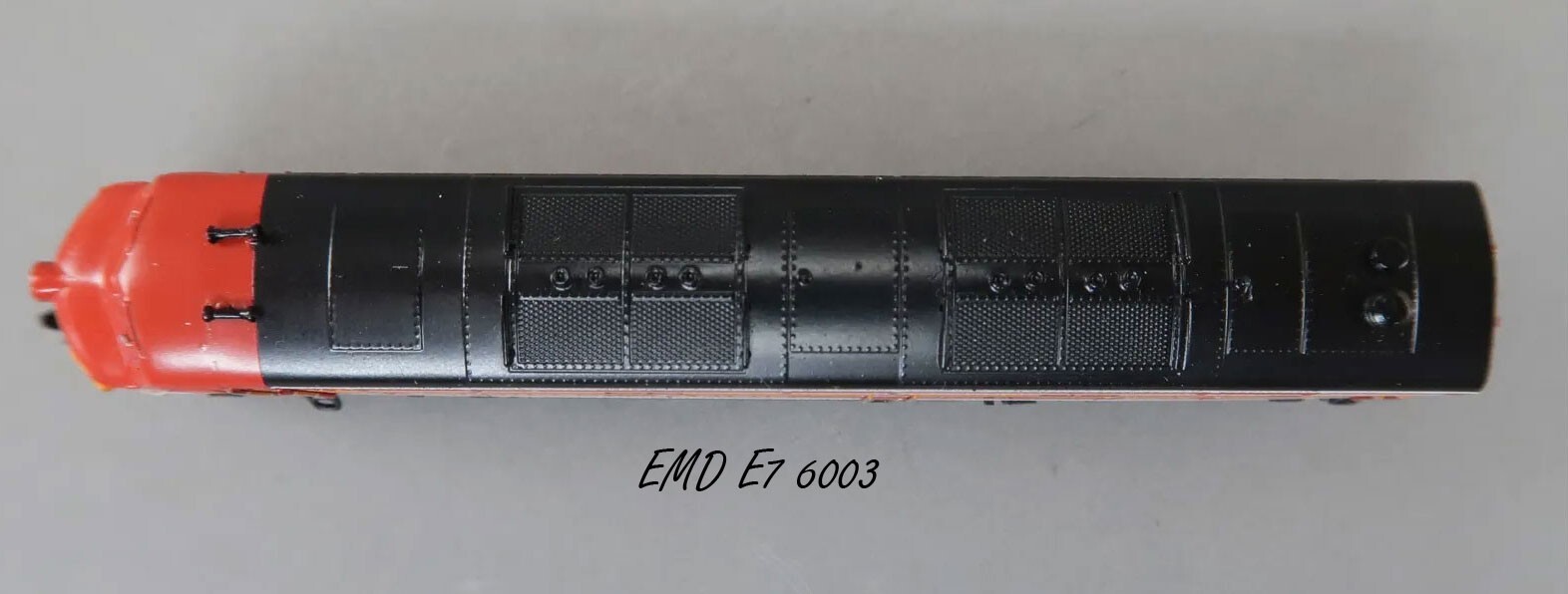 AZL 1941 SP Daylight Set 2843/2603 – E7A/B/B + 12 Passenger Cars Z Scale Z Gauge