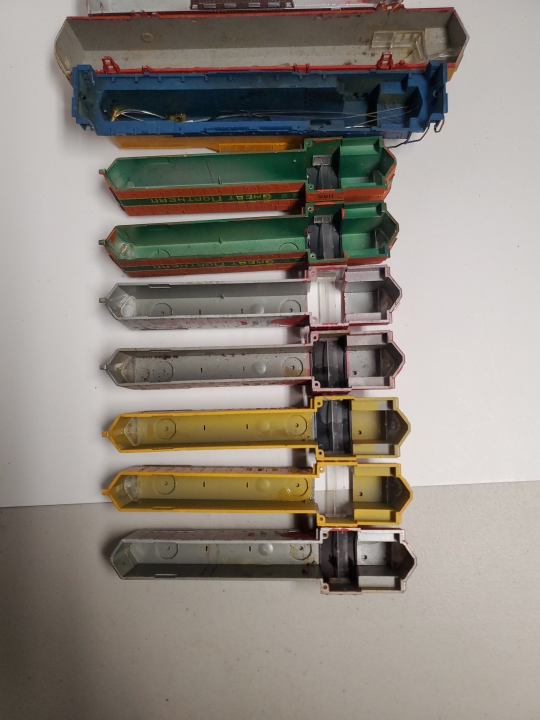 HO Scale UNBRANDED DIESEL CON RAIL SANTA FE UNION SHELL ONLY MIXED Lot Of 15 Bx1