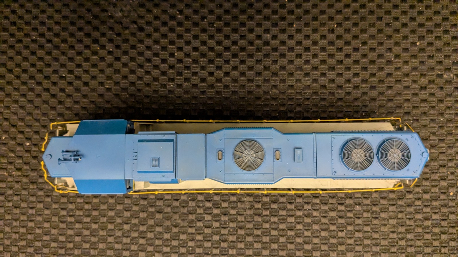 Athearn HO EMD GP38-2 Locomotive D and H #7322, runs great! Has Japan motor