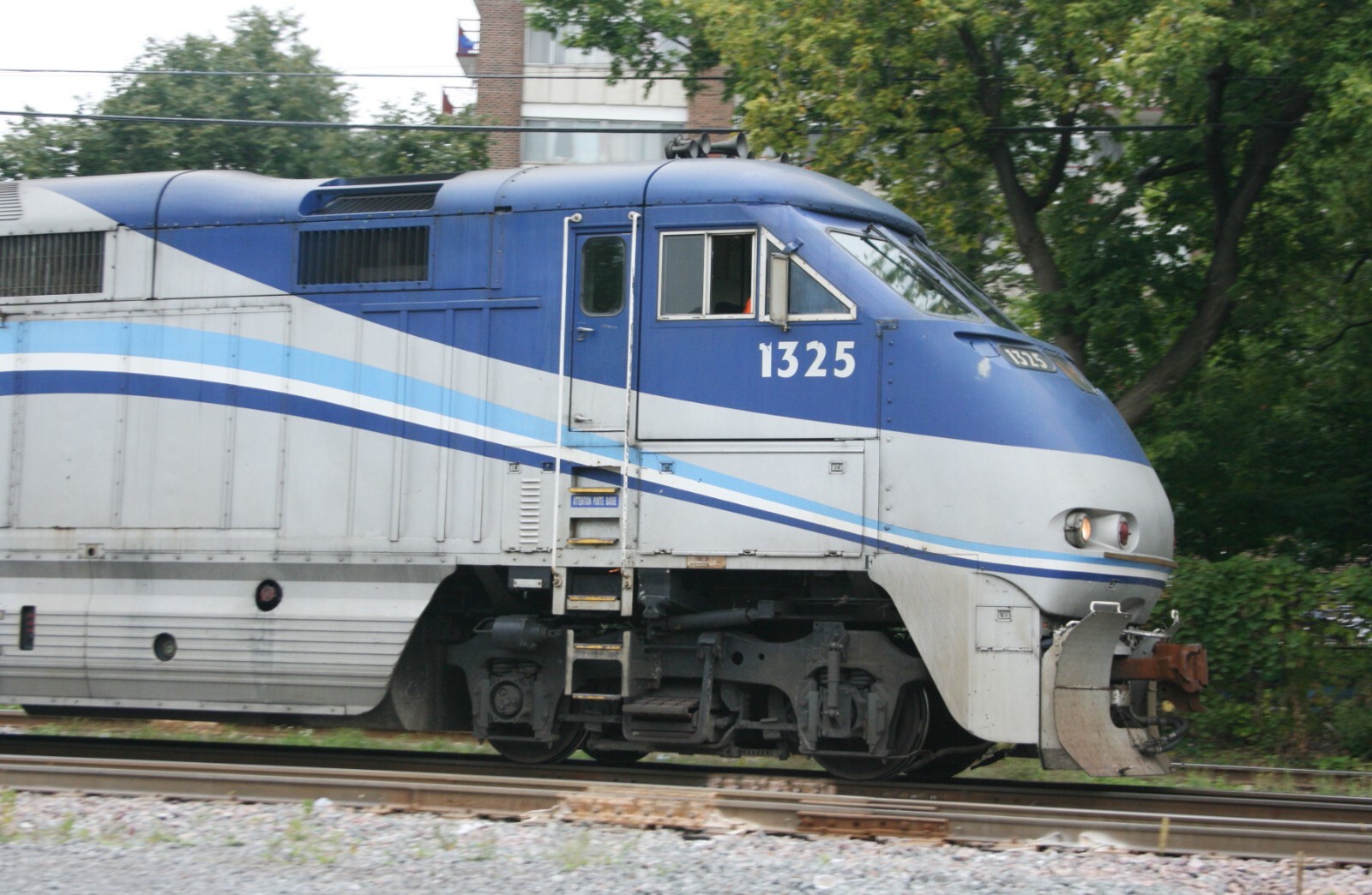 Athearn HO Scale 2618 AMT (Metropolitan Transportation Agency Montreal) F-59PHI.