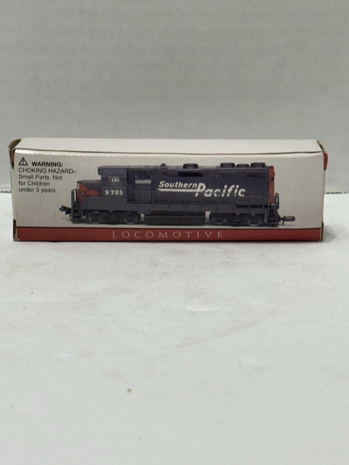 Southern Pacific Loco #9725 High Speed Model Train Small – Some Minor Flaws READ
