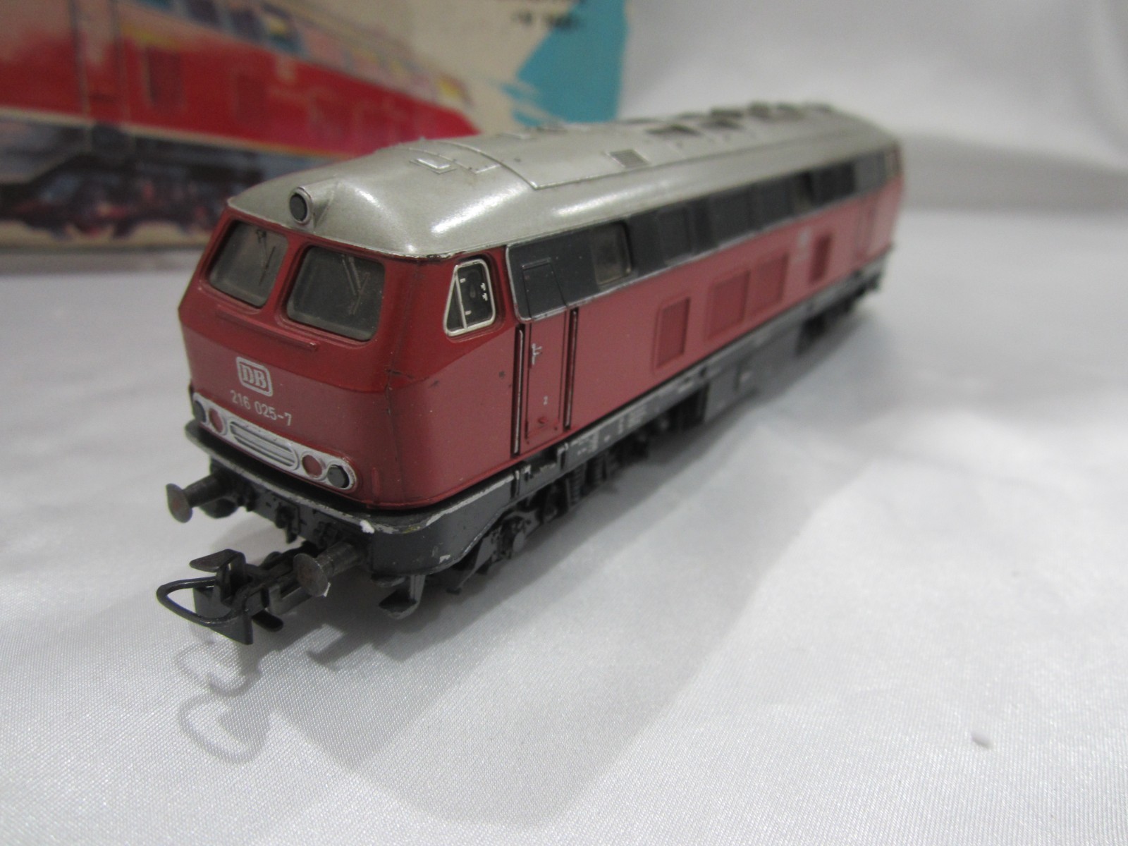 Marklin 3075 HO DB BR 216 Diesel Locomotive, 3 Rail AC, (Analogue) C6