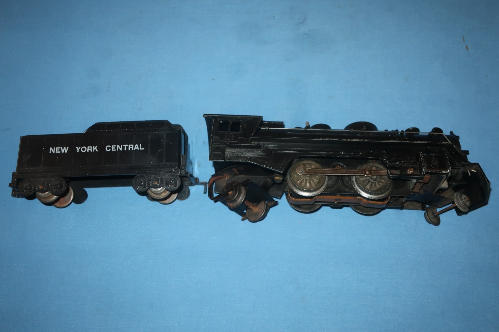 Marx #666 Steam Locomotive with NYC Tender. Runs and Smokes well
