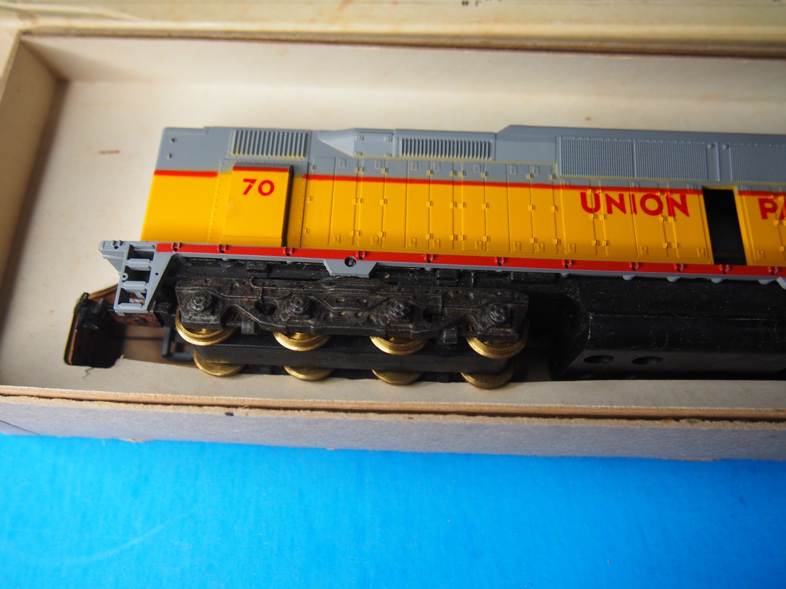 Athearn HO DD40 RTR 1 Motor #70 Union Pacific