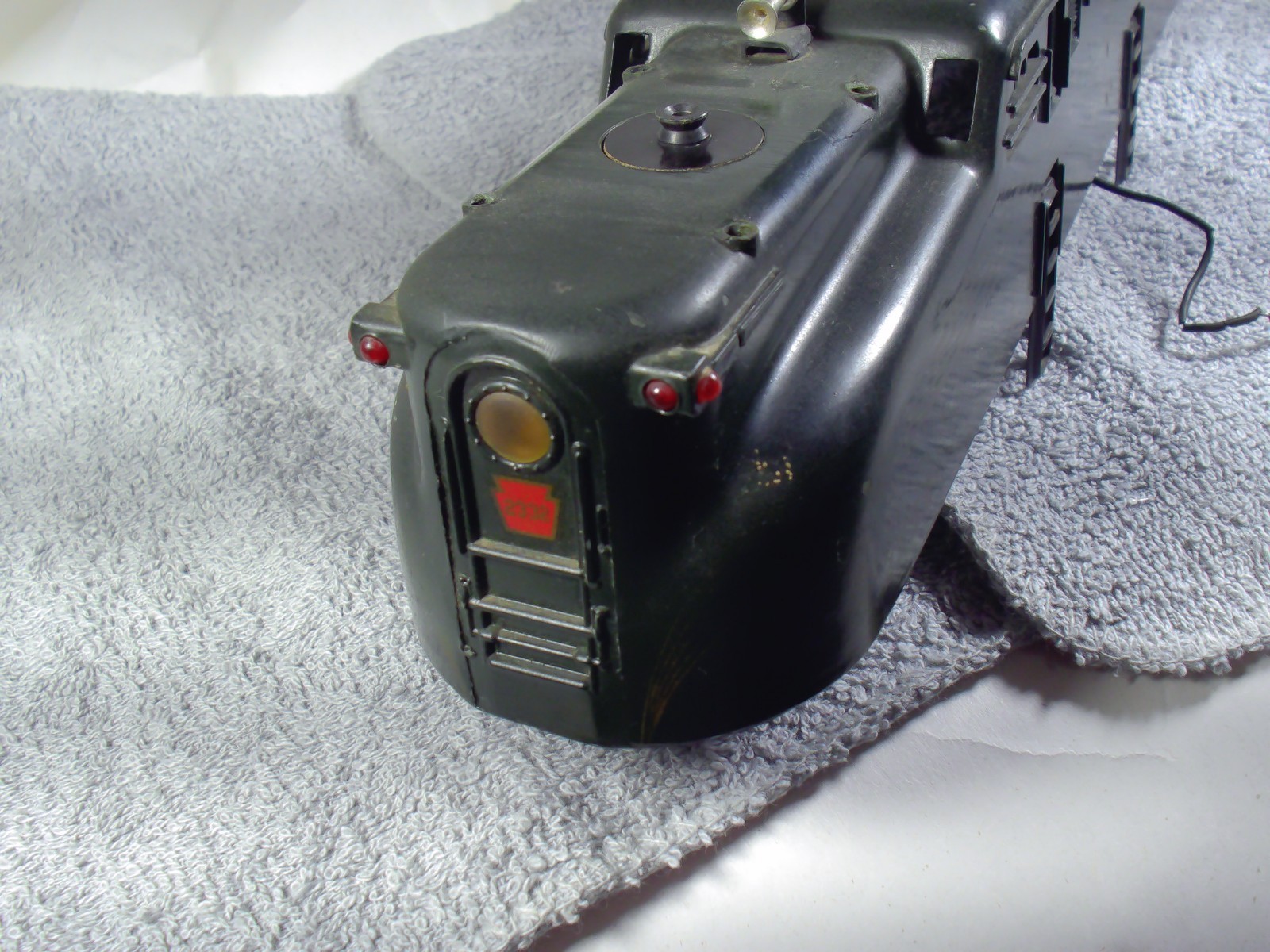 Vintage Lionel GG1 Electric Locomotive body cab shell for resto or use as is