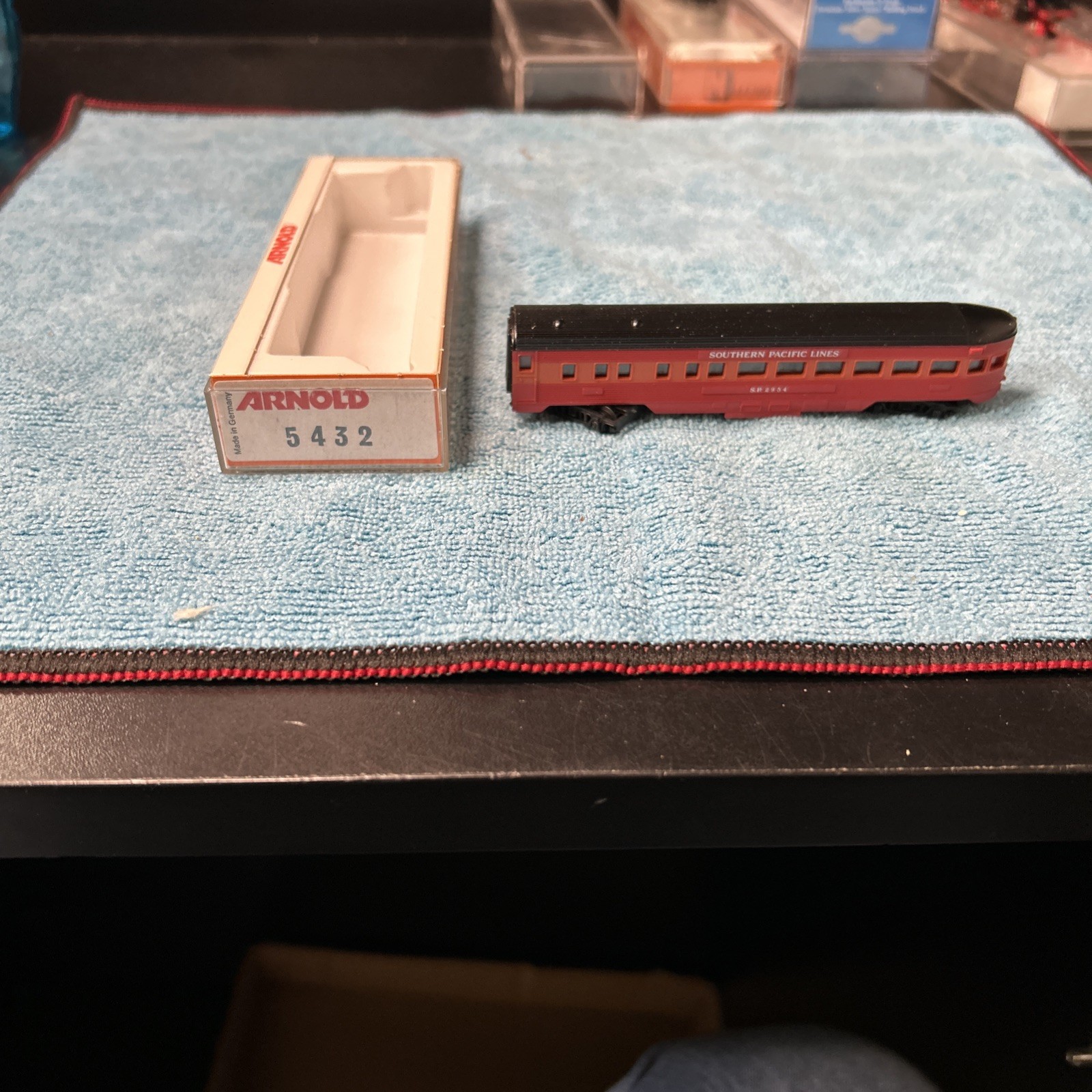N Scale train Arnold Rapido 5432