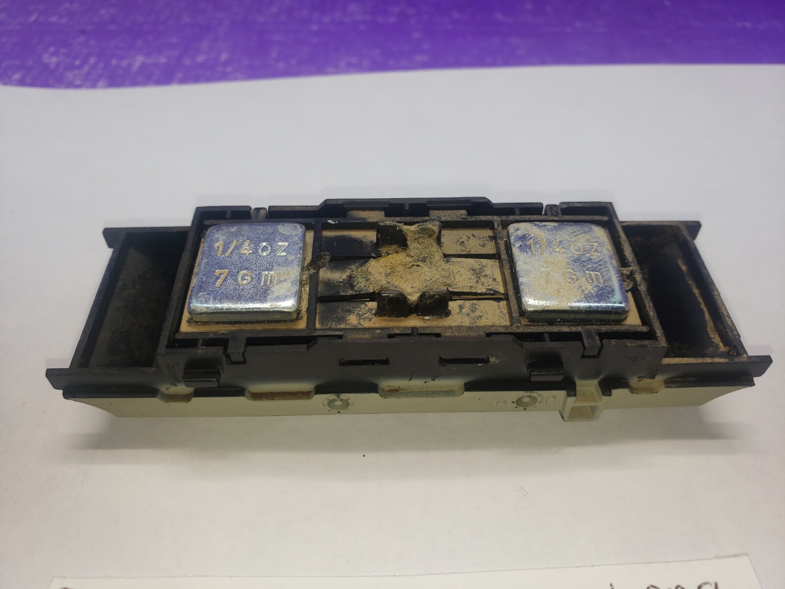 CHASSIS AIR TANKS WEIGHT HO SCALE TYCO U P E7 DIESEL SF-4 NEEDS CLEANING UP
