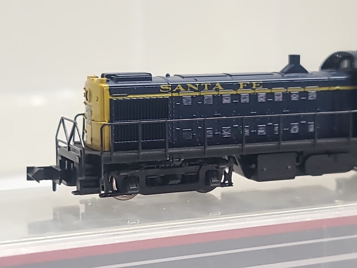 Atlas Kato N Scale 4403 RS-1 Santa Fe ATSF 2394 Diesel Switcher Loco Runs Well