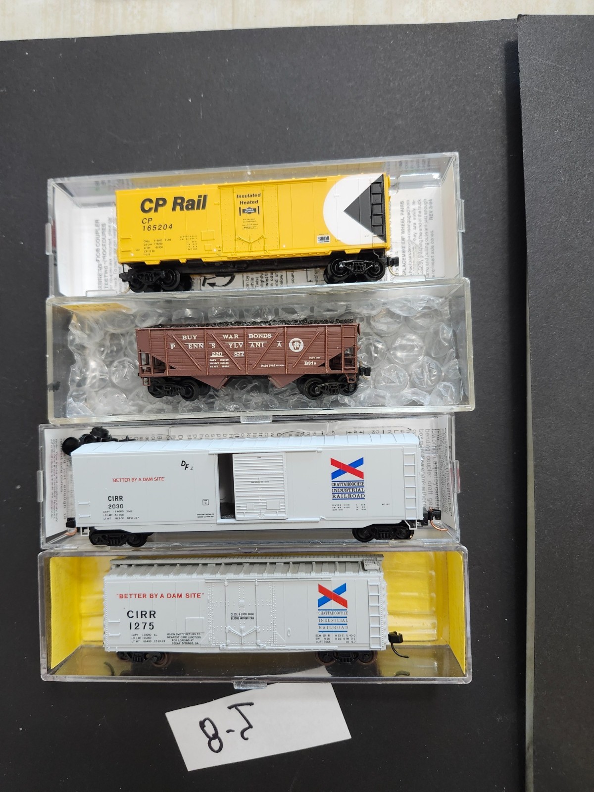 FREIGHT CARS LOT OF 8 N SCALE: SEE PHOTOS & DESCRIPTION