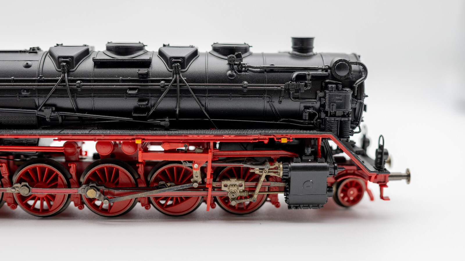 Roco 43351 HO Steam Locomotive DRG Class 44 1166 With Detachable Tender