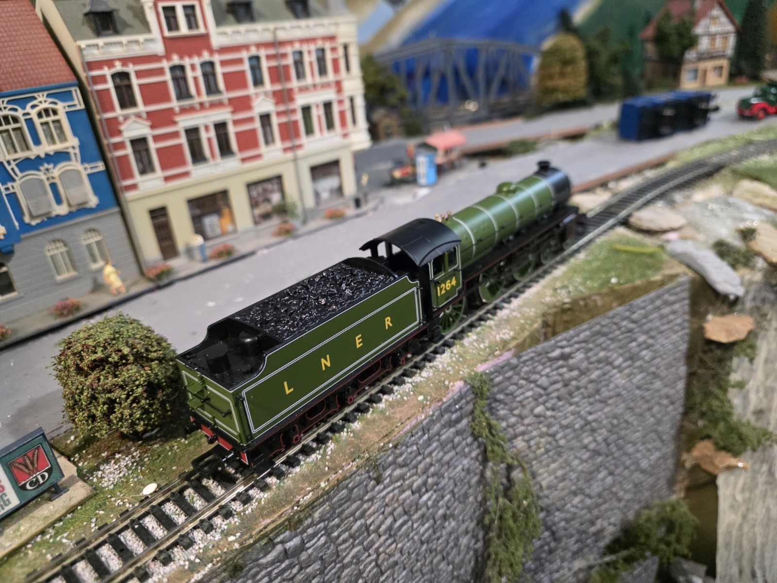 Bachmann Branchline LNER Class B1 Steam Locomotive 31-717 OO Scale DCC Ready