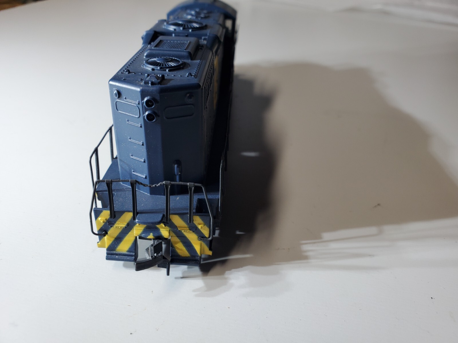 ho Walthers Florida East Coast #654 GP9M Diesel Loco-w/Light-Refurb-DC-Runs Good