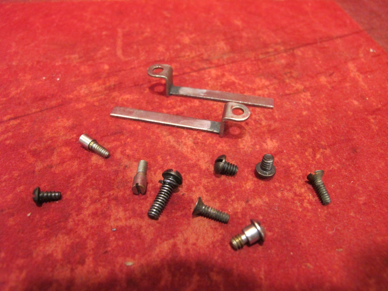 LIONEL O 1666 Steam Locomotive PARTS SCREWS ECT..