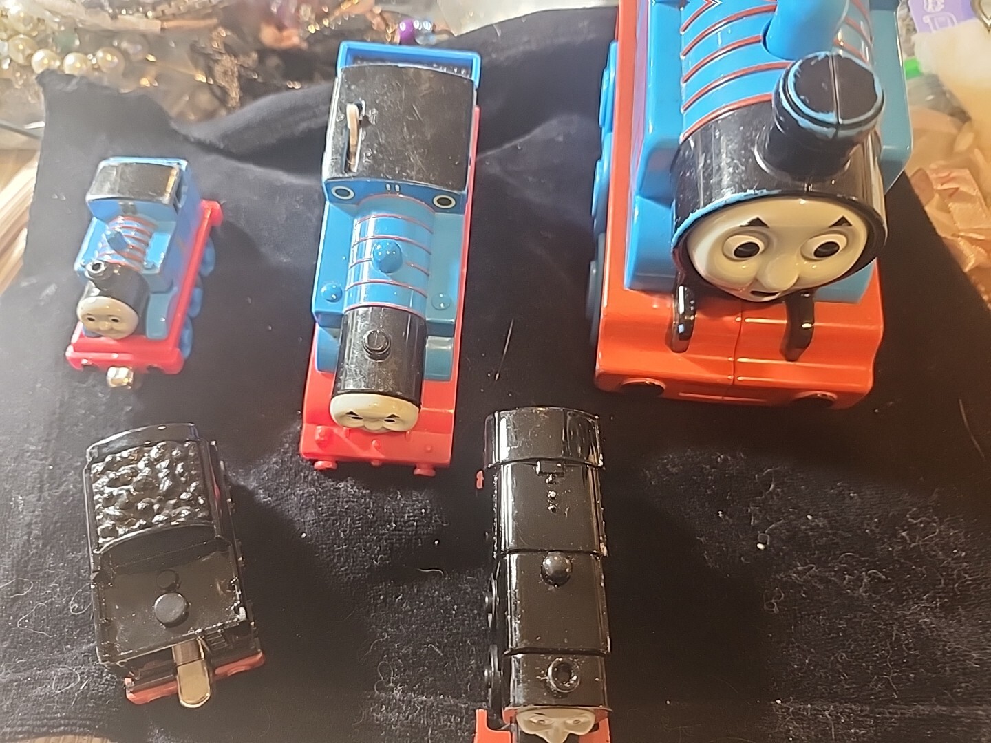 Thomas Train Collectible5 Battery Operated Motorized Trains 2010 (211)