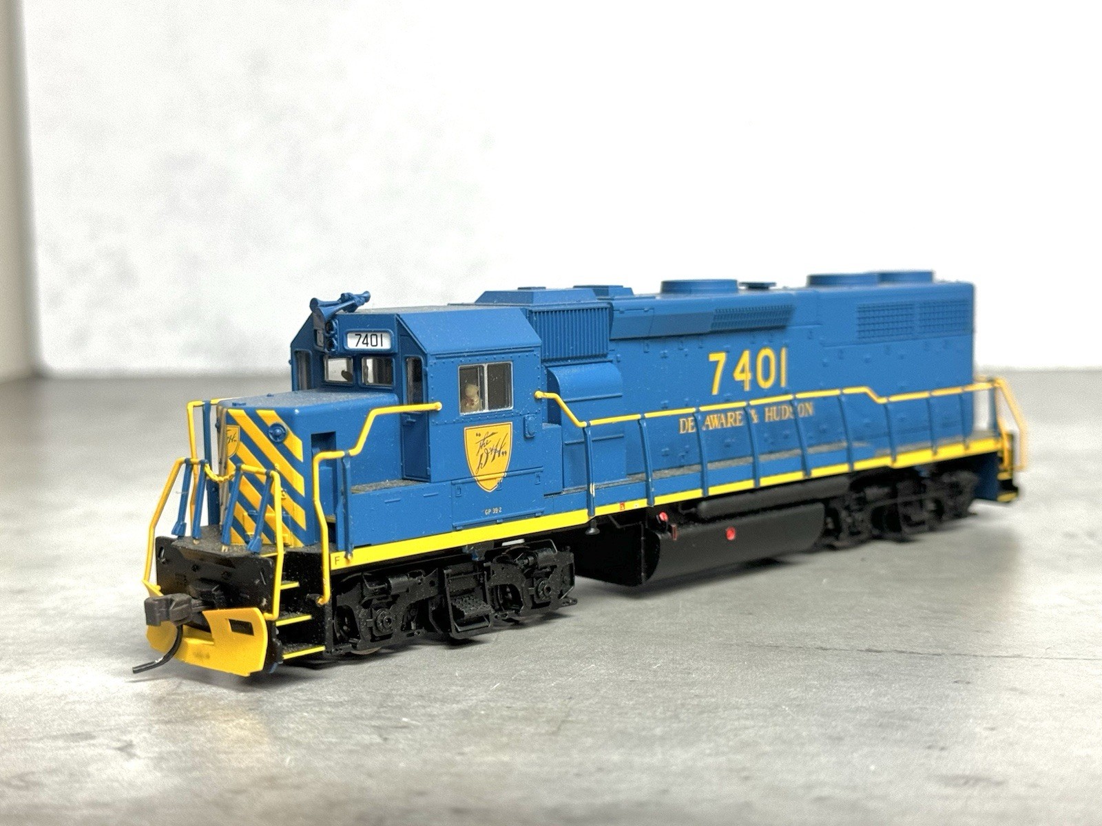 Atlas Trainman HO 10000480 GP39-2 PH1 Locomotive Delaware and Hudson #7401