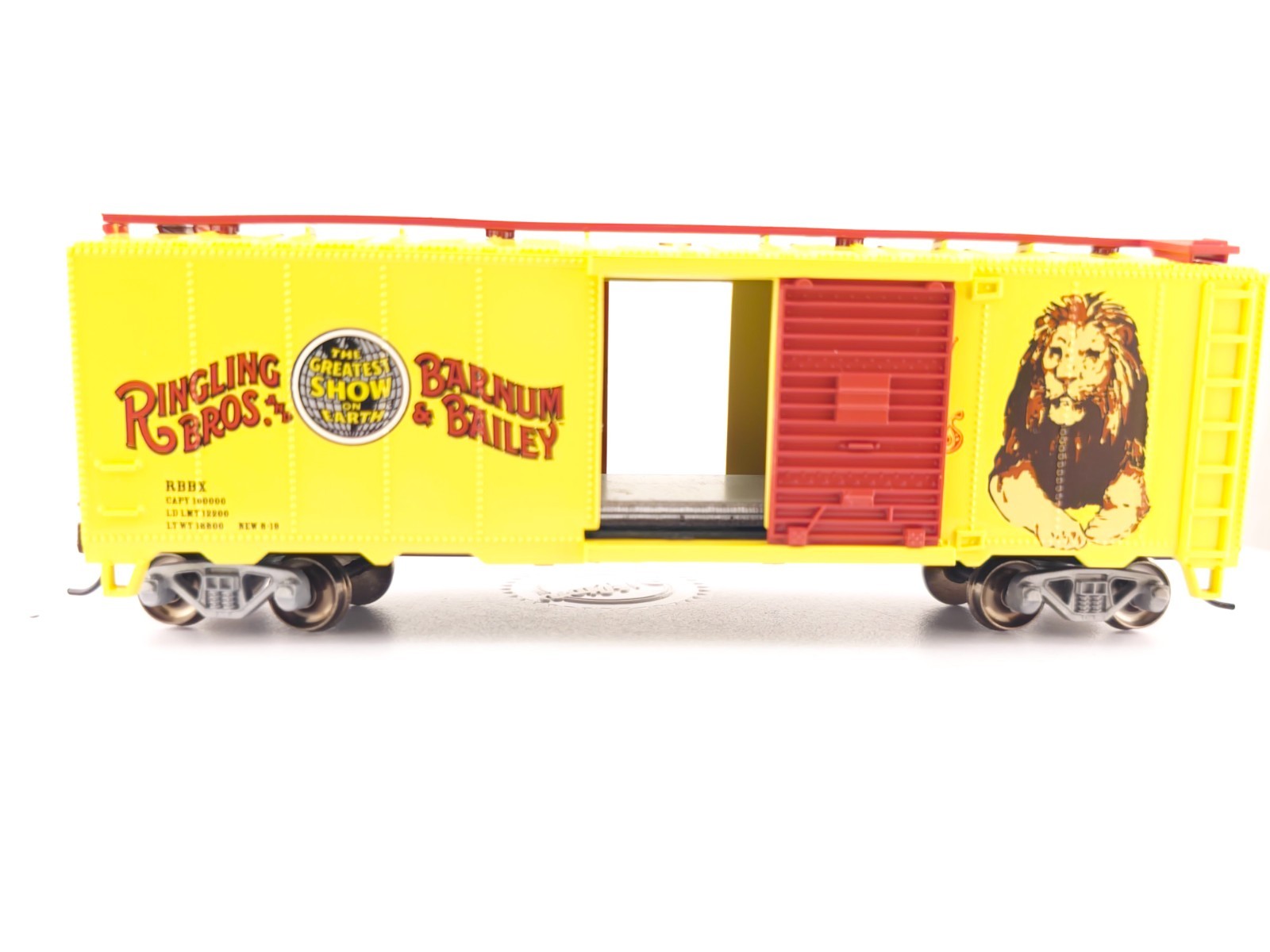 Bachmann HO Scale 16612 Ringling Bros. & Barnum & Bailey – Lion Box Car Train