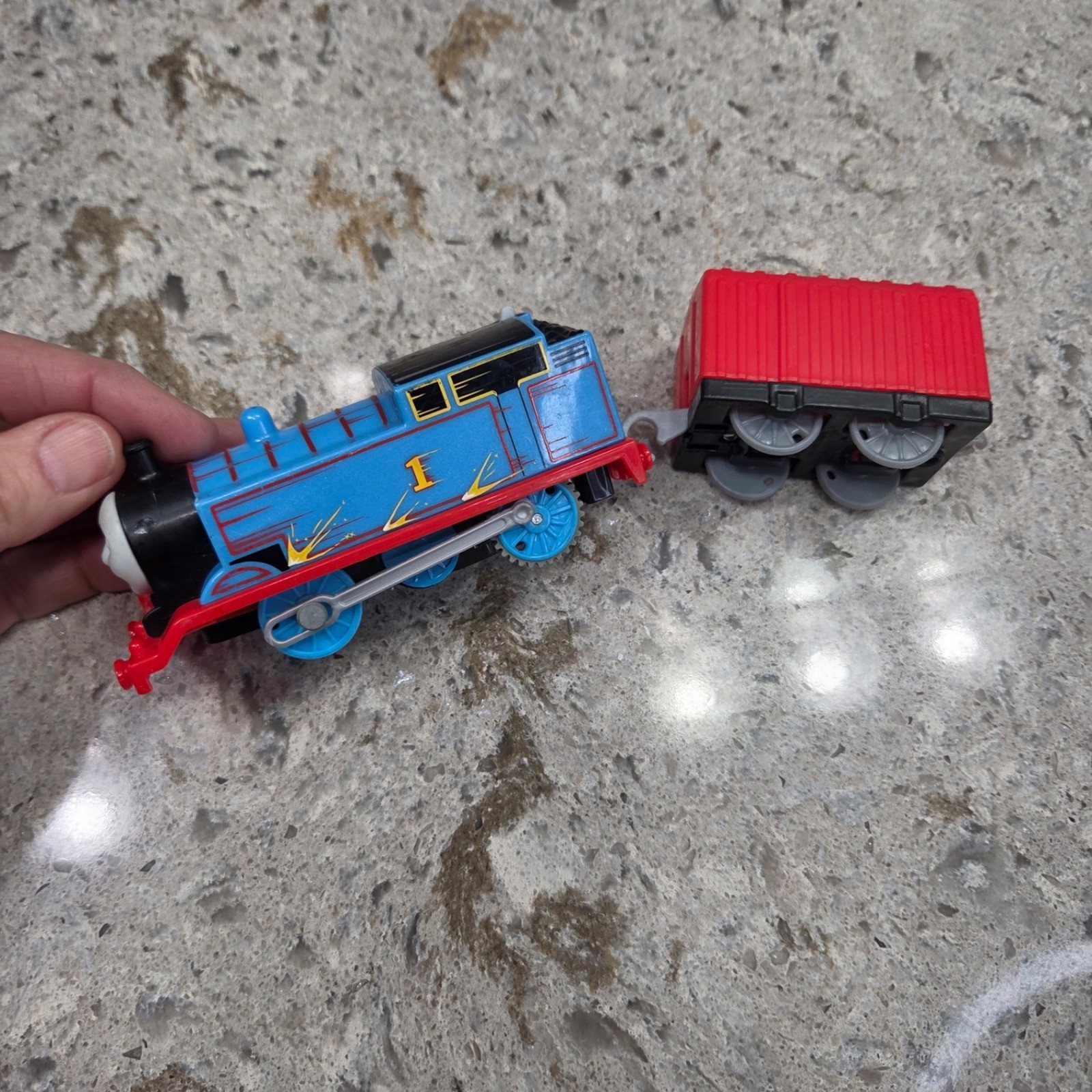 Fisher Price Thomas & Friends TrackMaster Working Motorized Thomas Train & Cargo