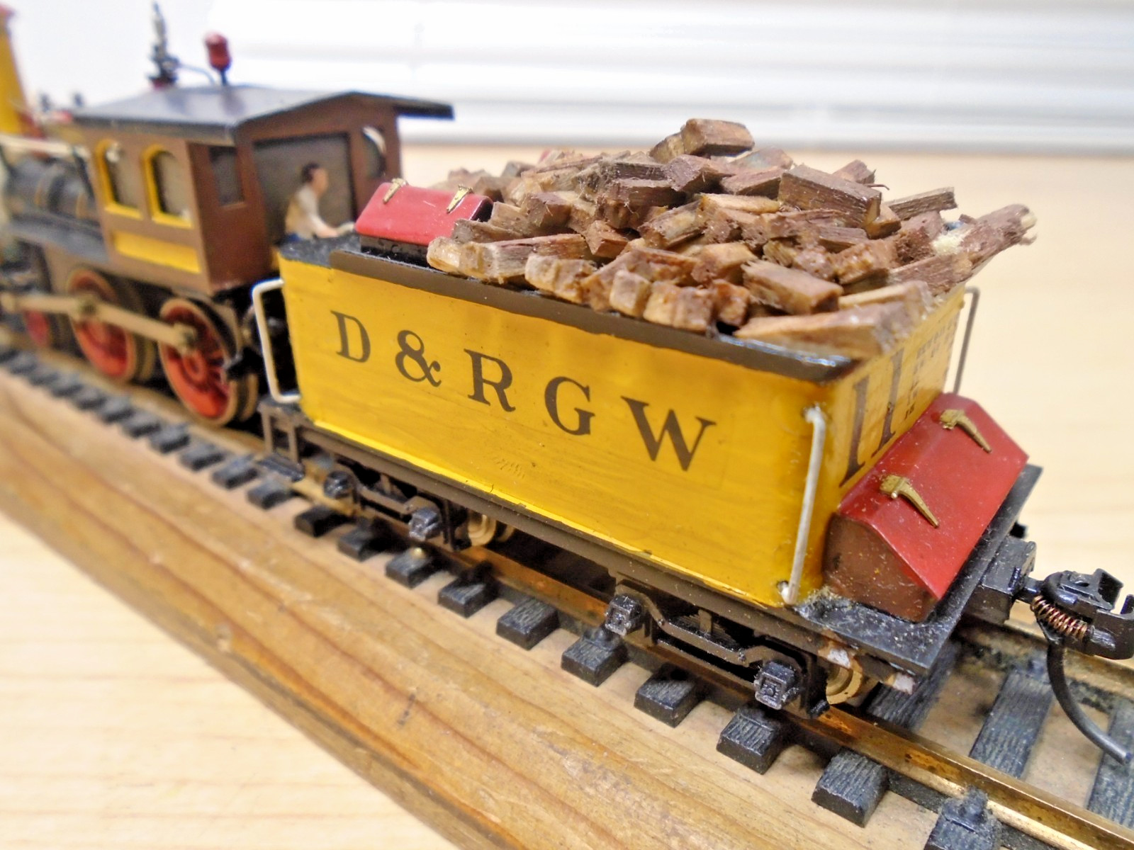 Nicely Finished Akane Brass HO D&RGW Loco 4-4-0 & Wood Load Tender Runs/Lights