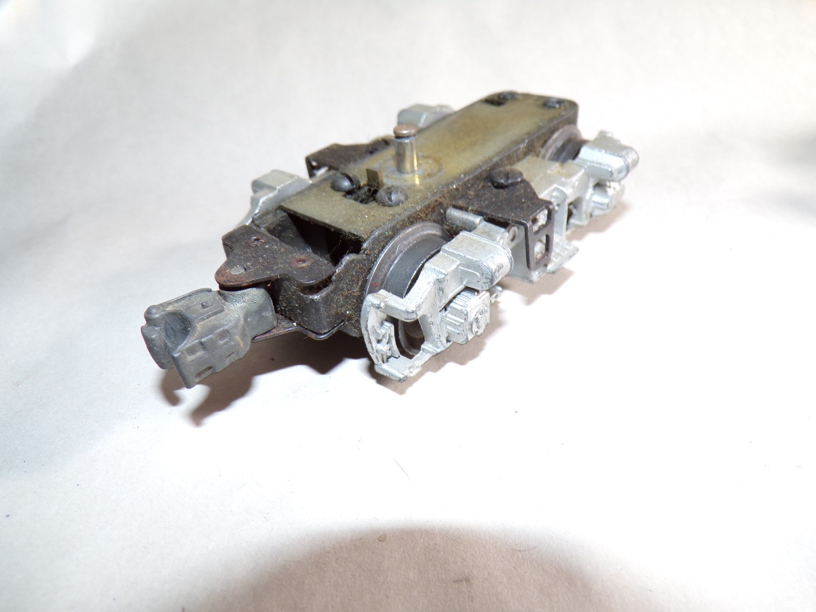 Vintage Original Lionel 2333 F3 non geared rear dummy truck silver side frames