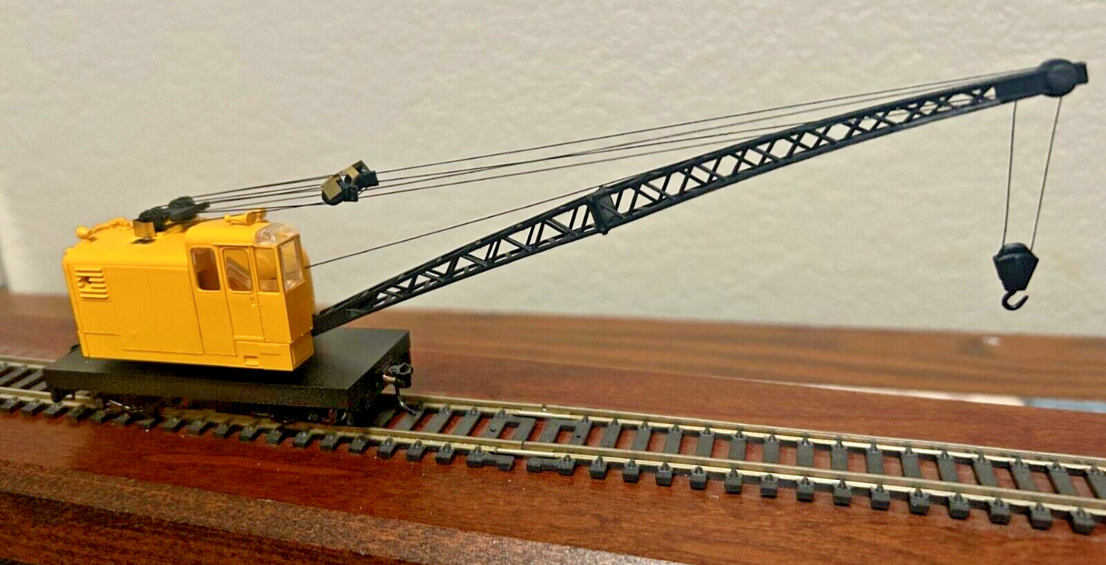 PENNSYLVANIA RR CRANE Powered/OPERATING (DC ) HO SCALE PLATINUM – RTR NEW OOP
