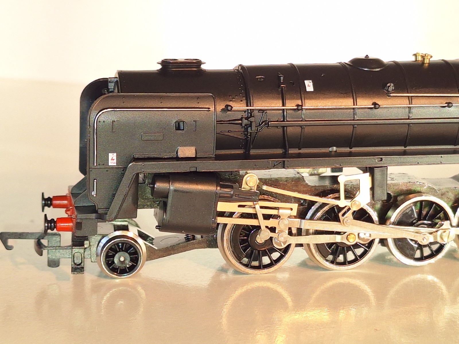 Hornby R2016 BR 9F Loco #92001. New Old Stock. Mint Cond. Boxed. 2 Rail DC. OO