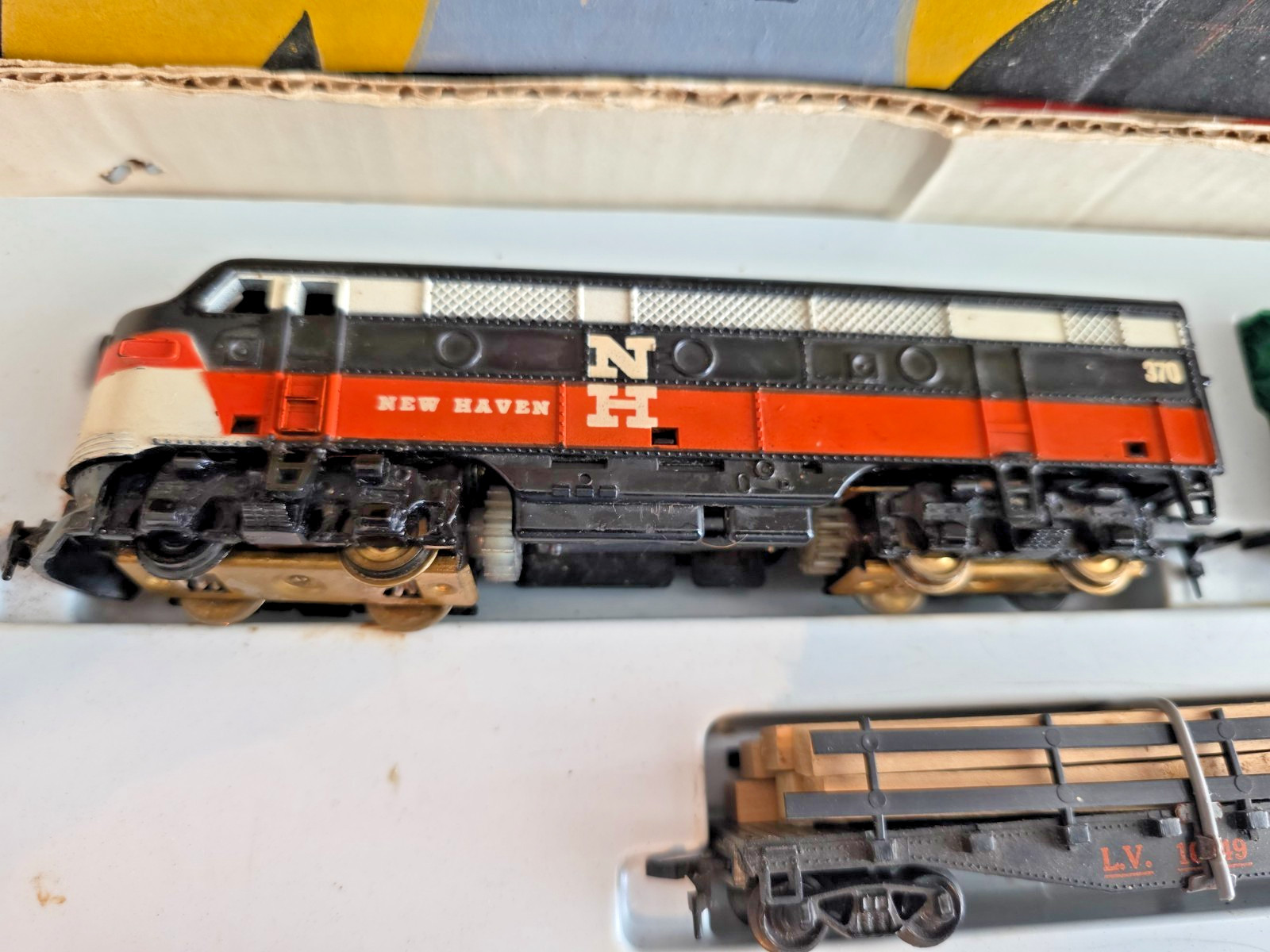 Vintage MARX #64545 HO TRAIN SET NEW HAVEN DIESEL ORIGINAL BOX NO TRANSFORMER