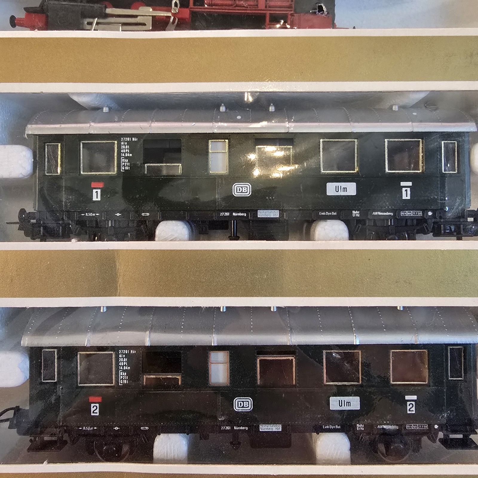 Lima HO German State Railways BR-80 STEAM LOCOMOTIVE & 3 PASSENGER WAGON Set MIB