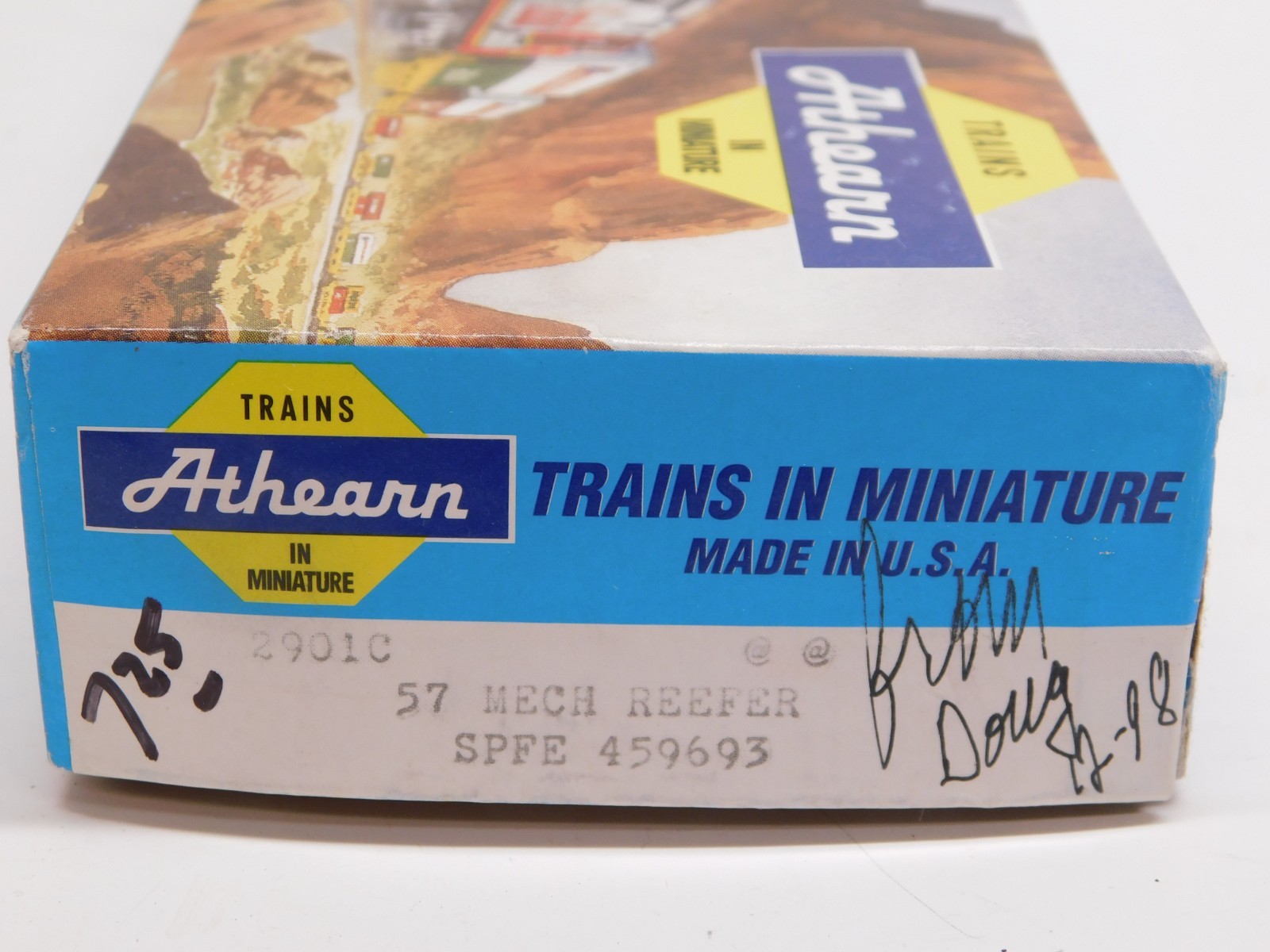 Athearn HO Blue Box Union Pacific GP9 Diesel Engine #130 – Powered Unit