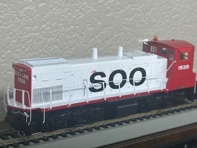 SOO LINE MP15ac SWITCHER LOCO – DC/DCC Ready – HO Scale -” GENESIS ” NEW OOP