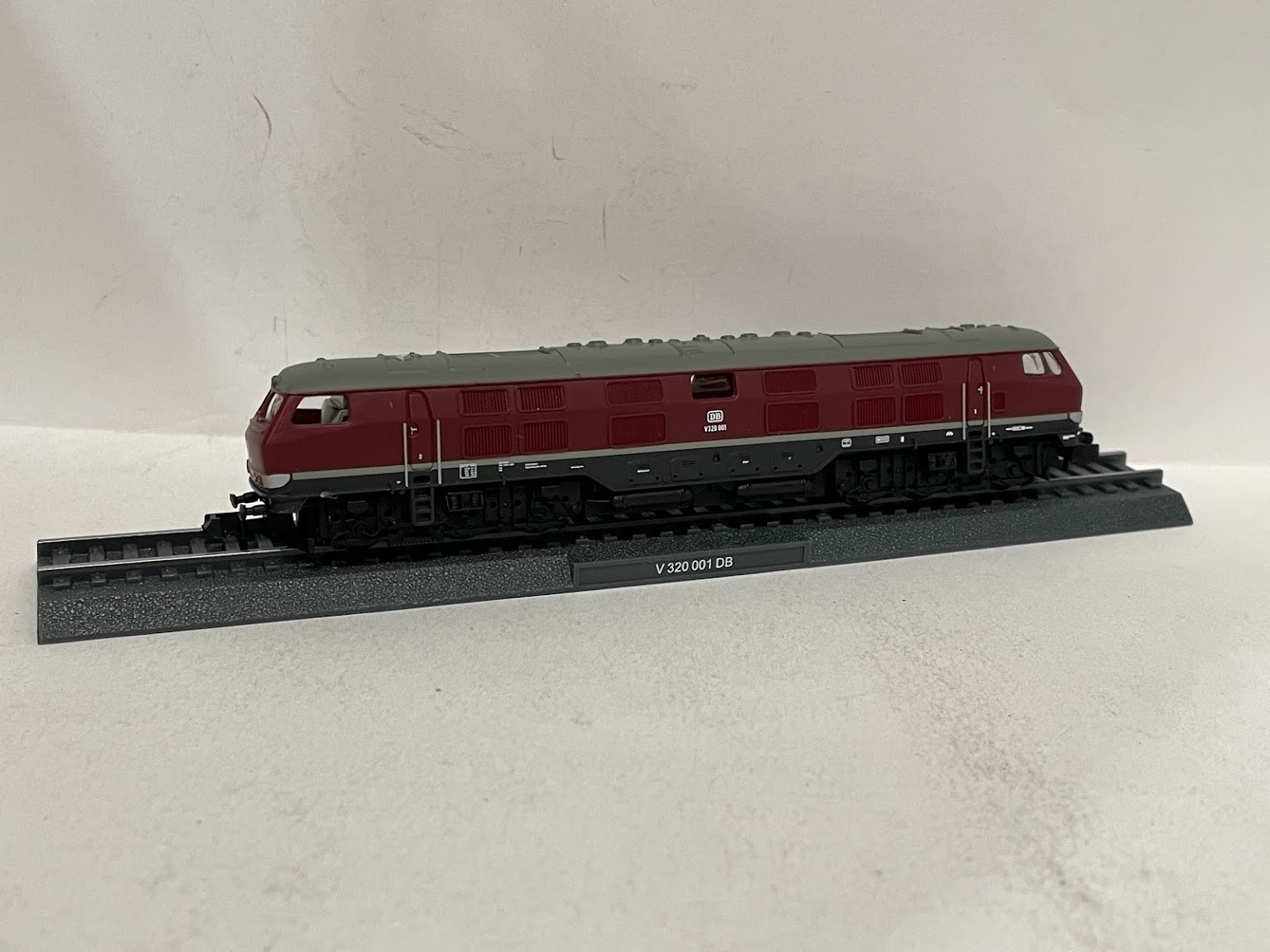 V 320 001 DB Deutsche Bundesbahn Train Railroad locomotive scale N 1:160